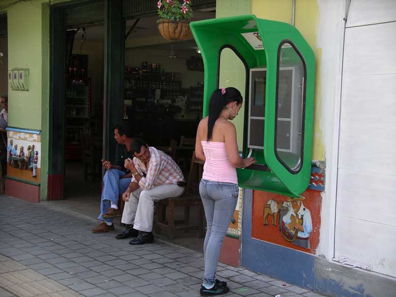 cabinas de WiFi gratis....